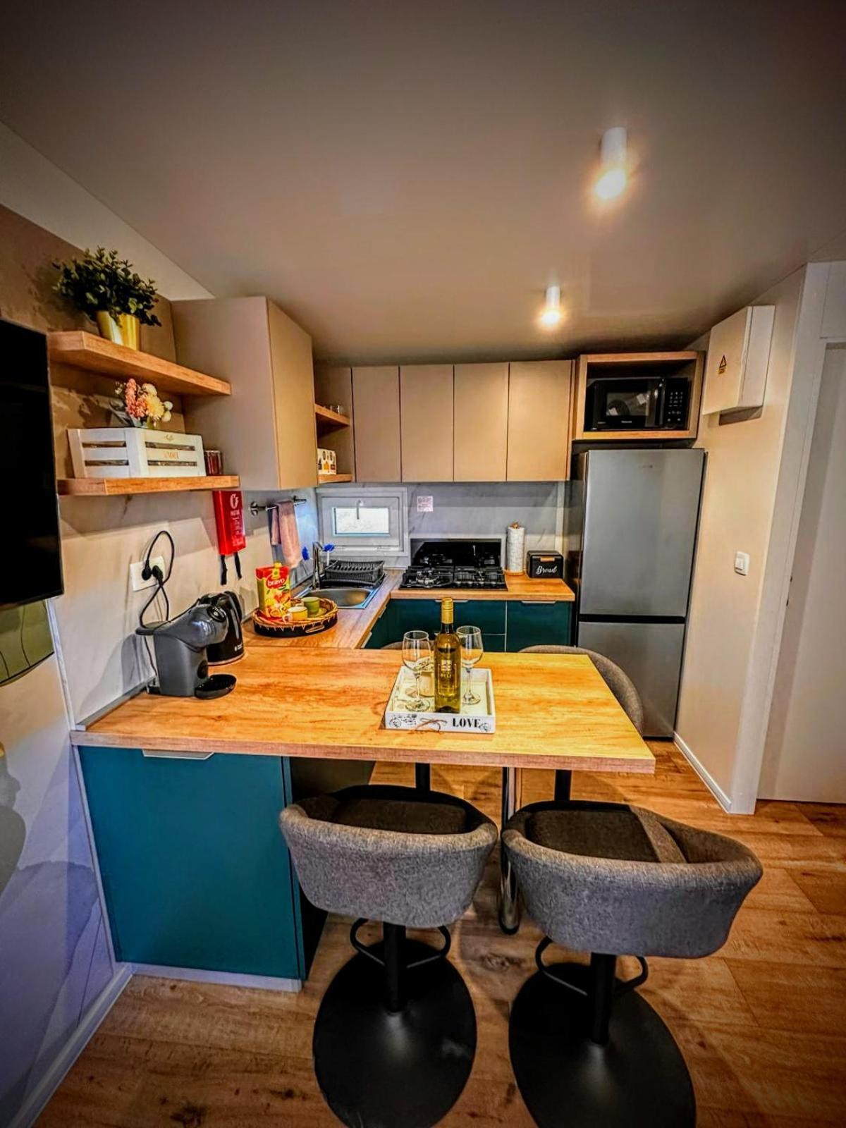 Mobile Home Tasha Biograd Na Moru Extérieur photo