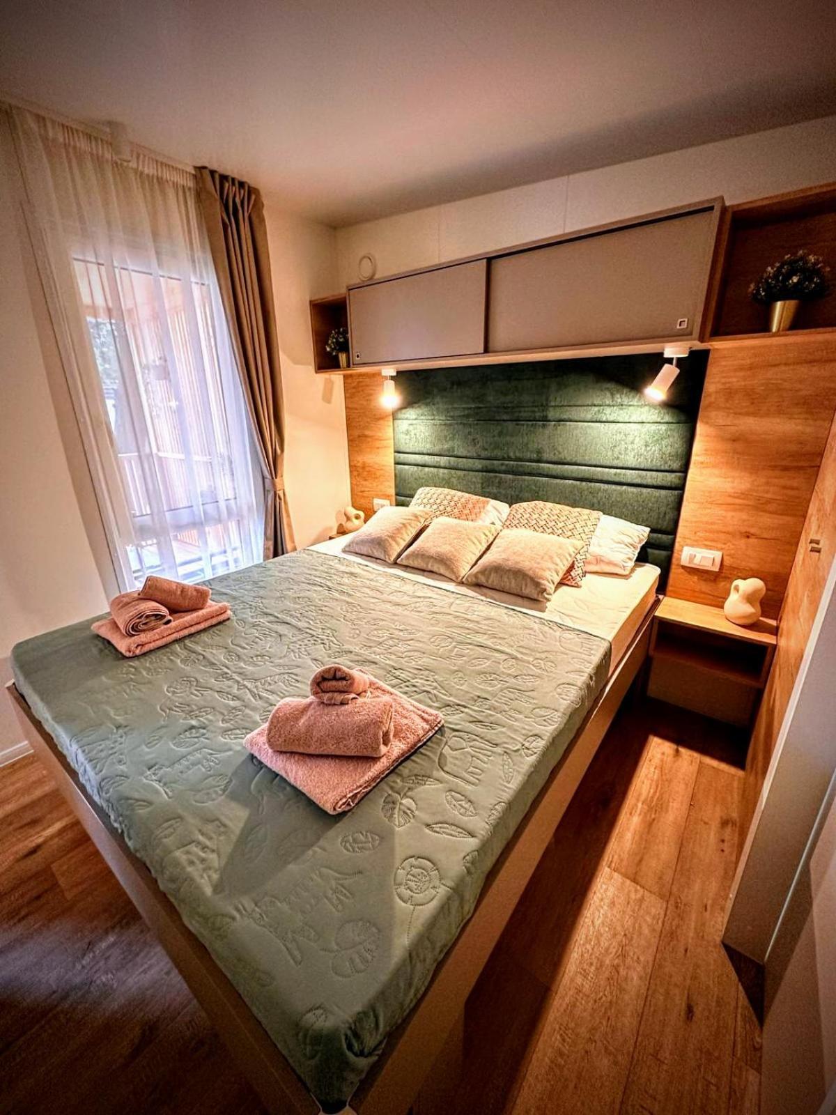 Mobile Home Tasha Biograd Na Moru Extérieur photo