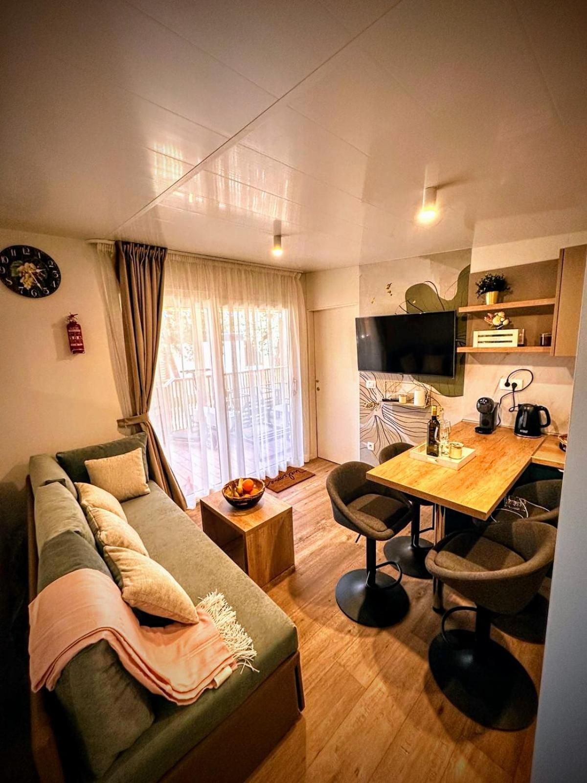 Mobile Home Tasha Biograd Na Moru Extérieur photo